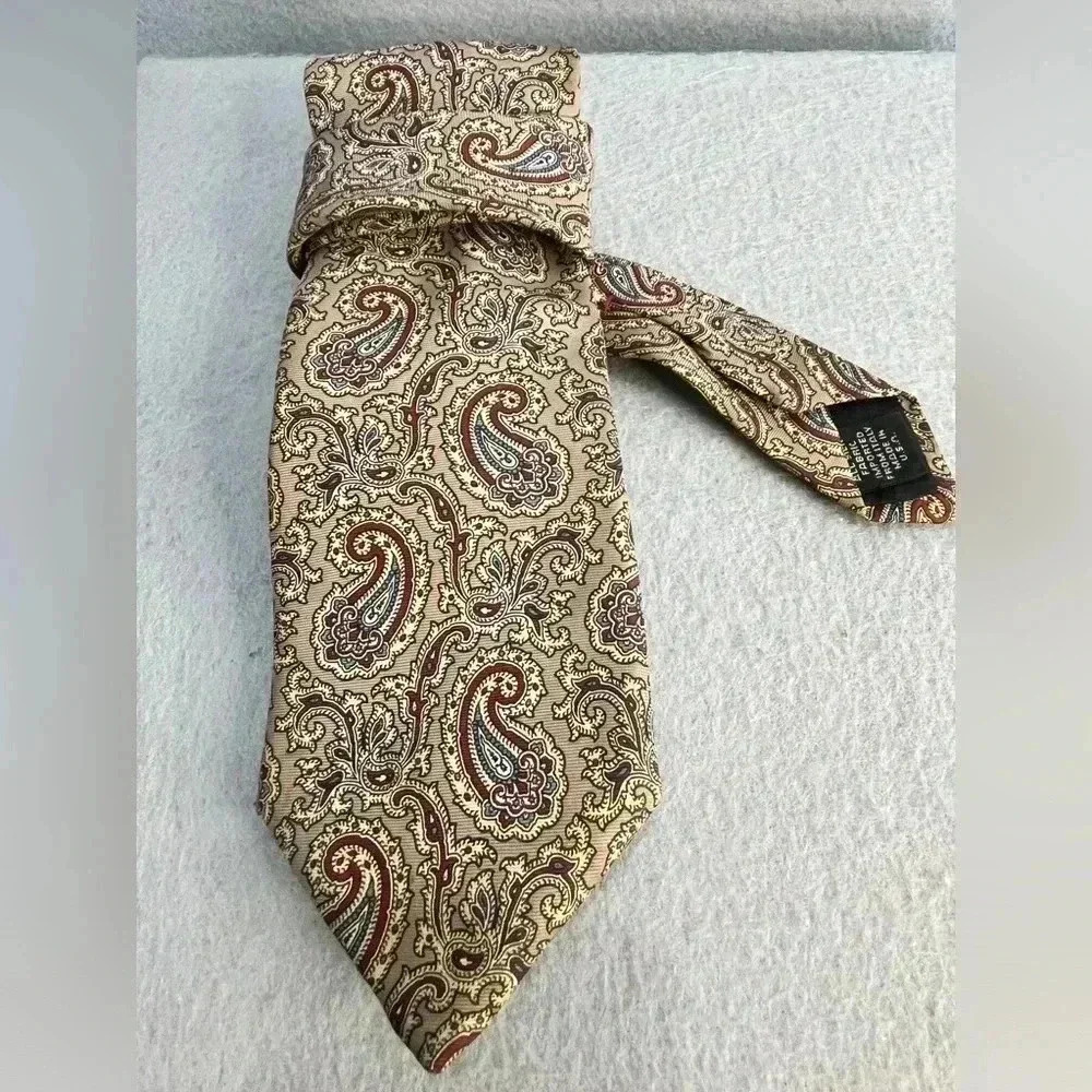 Carson Pirie Scott Vintage Silk Tie Paisley print- neutral colors